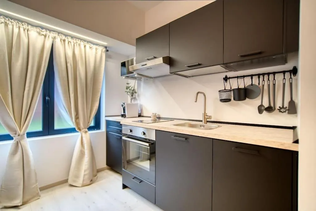 Apartment Suzzani 273 - Interno A4 Milan