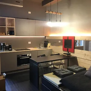 Spazio Luna Apartment