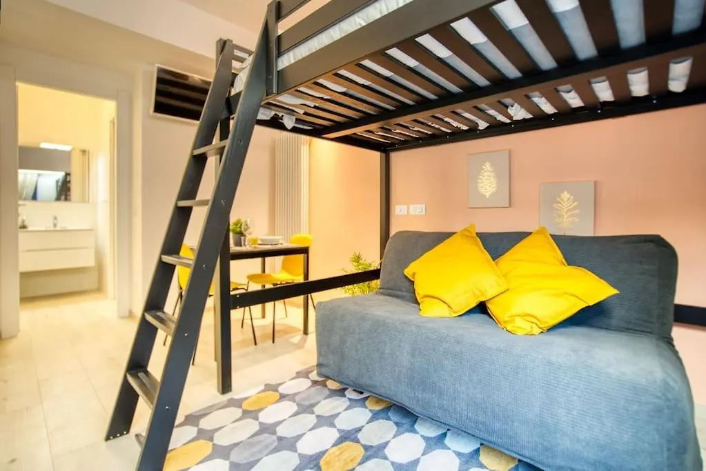 Apartment Suzzani 273 - Interno A4 Милан